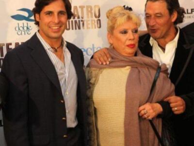 Francisco Rivera, con su novia Lourdes, feliz por la paternidad y la boda de su hermano pequeño