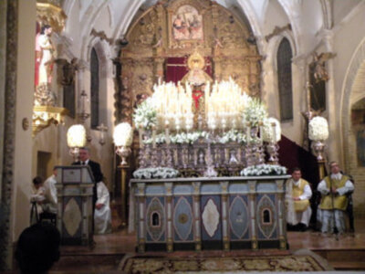  Galeria de la Solemne Función Eucarística, donde se procedió a la imposición del Fajín del Rey Juan Carlos I, a la Soledad de Alcalá del Río.