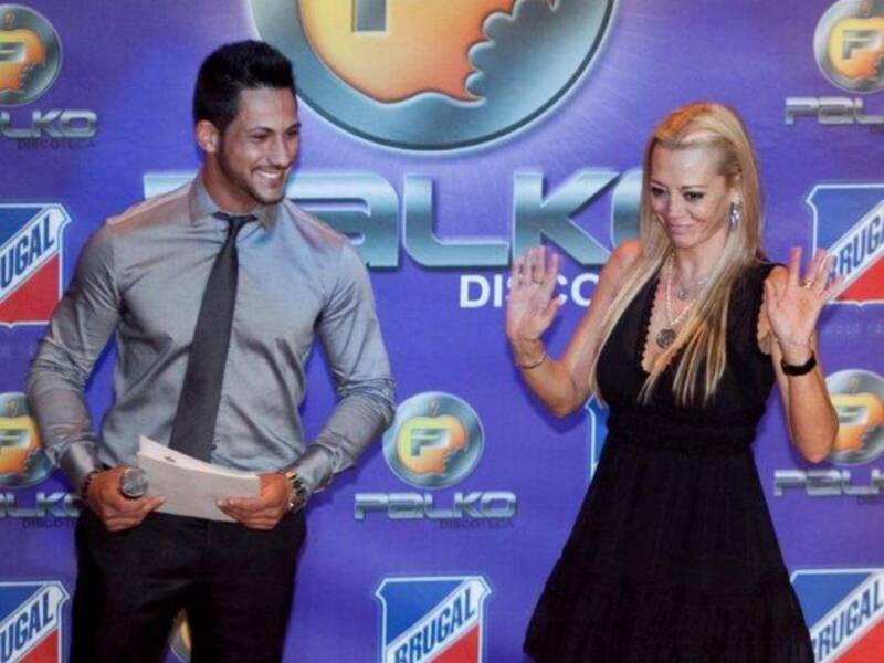 Belén Esteban recibe un homenaje en Córdoba por sus diez años en televisión, muy arropada por sus fans
