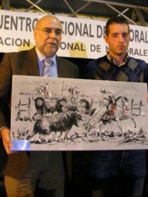 Jesulín de Ubrique, improvisado y risueño fotógrafo, homenajeado en Coria (Cáceres) por los mayorales y trabajadores del campo bravo
