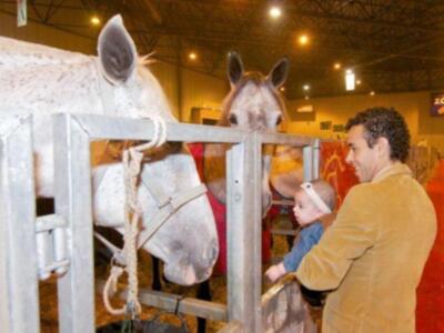 Víctor Puerto y su mujer Noelia, ejercen de papas