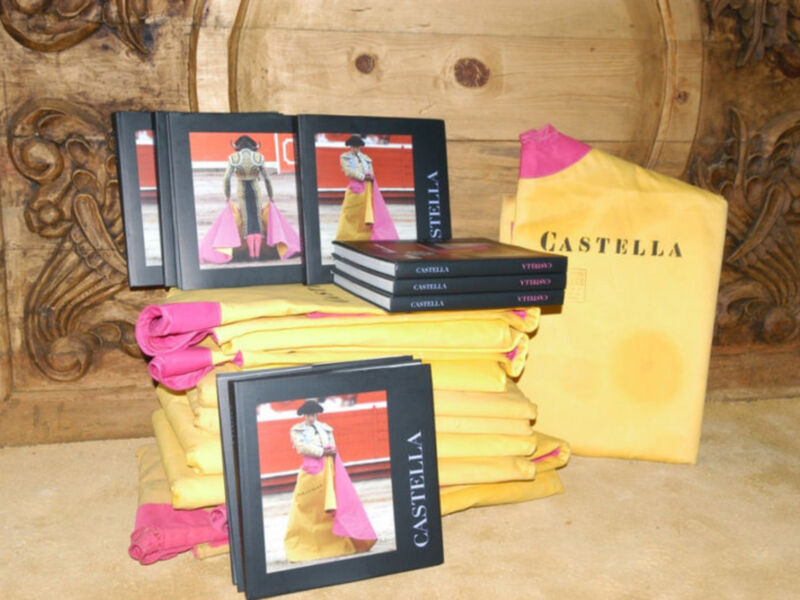 A la venta el libro de fotografías sobre Sebastián Castella de Olga Holguín