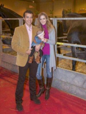 Víctor Puerto y su mujer Noelia, ejercen de papas