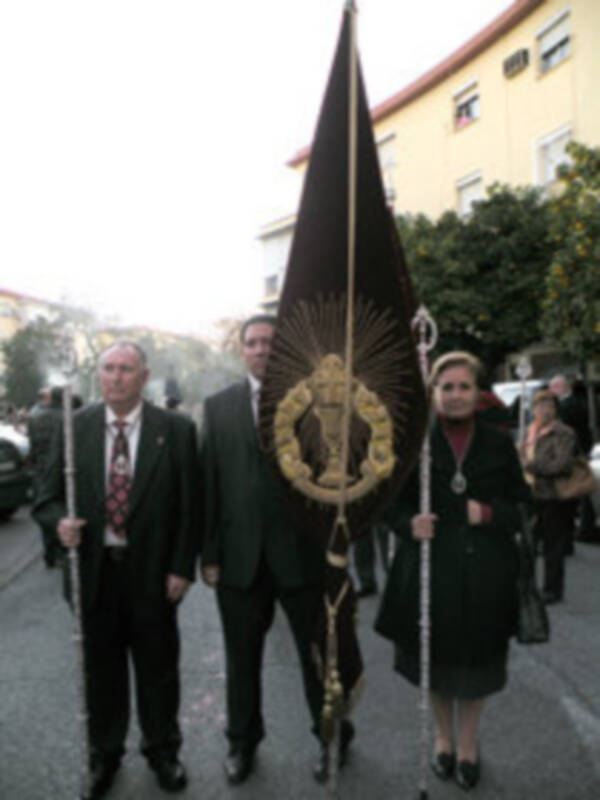 Pio XII y Begoña con la fe de la Milagrosa Sevillana.