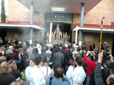 Pio XII y Begoña con la fe de la Milagrosa Sevillana.