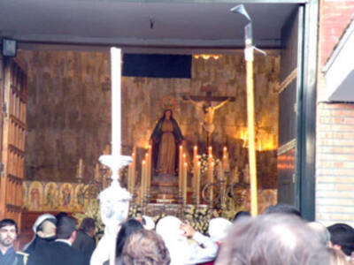 Pio XII y Begoña con la fe de la Milagrosa Sevillana.