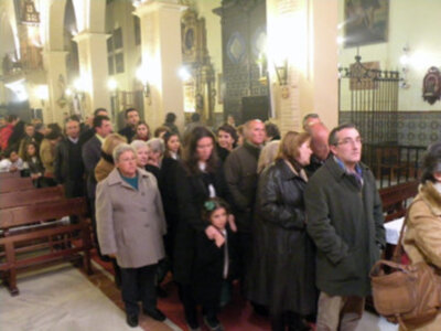 Galería del Besamano de la Stma Virgen de la Esperanza de la Hermandad de Jesús Nazareno de Alcalá del Río
