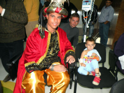 El cartero Real visito el Hospital Macarena.