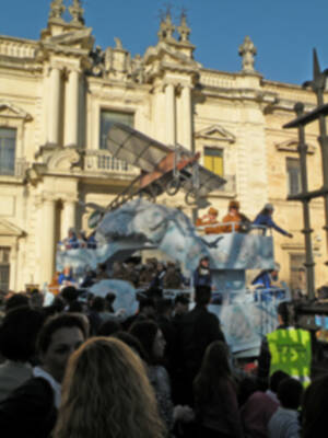 Los Reyes Magos de Oriente recorrieron las calles de sevillana.