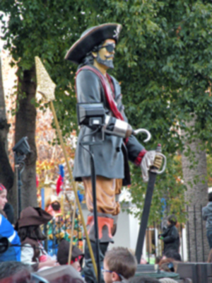 Los Reyes Magos repartieron  ilusión por el barrio de Triana.