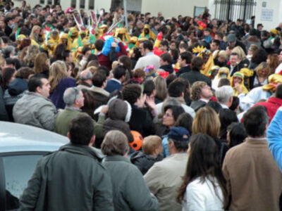 Los Reyes Magos repartieron  ilusión por el barrio de Triana.