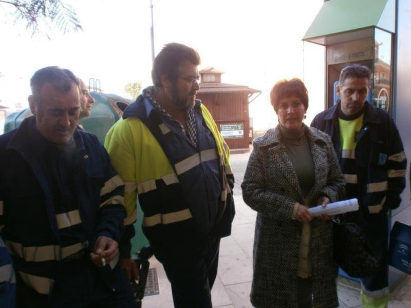 Izquierda Unida acuerda con los sindicatos y el PP el rescate parcial del servicio de limpieza viaria y desbloquea la huelga de trabajadores de la UTE.(Chipiona)