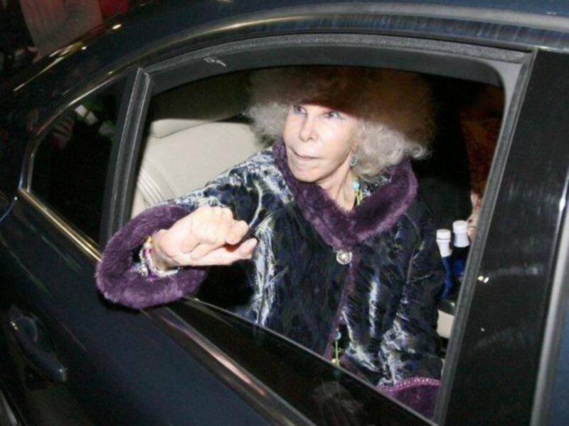 La duquesa de alba recibida en Cáceres como una auténtica estrella