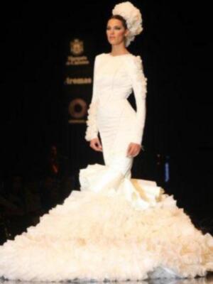 Vicky Berrocal reúne a sus amigos para presentar su nueva colección de flamenca