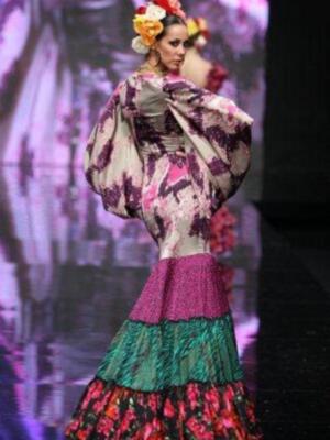 Vicky Berrocal reúne a sus amigos para presentar su nueva colección de flamenca