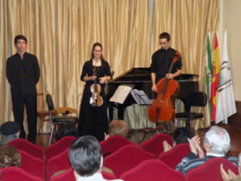 Concierto de violín, violonchelo y piano, por el Trío Anira en el Ateneo Sevillano