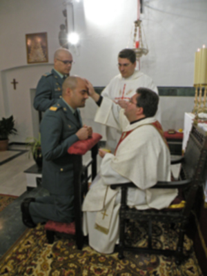 En la Parroquia de San Pio X  de Viar, perteneciente a la pedanía de Alcalá del Río,  se confirmaron espiritualmente varios agentes de la guardia civil.