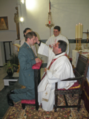 En la Parroquia de San Pio X  de Viar, perteneciente a la pedanía de Alcalá del Río,  se confirmaron espiritualmente varios agentes de la guardia civil.