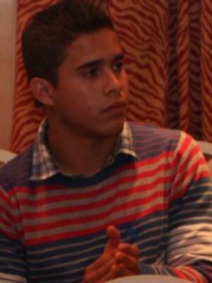 José Fernando ortega apoya a su hermana Gloria Camila en un desfile 