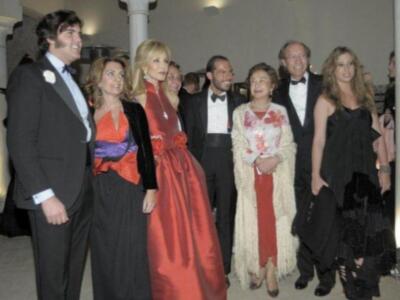 La duquesa de Alba, premio a la mejor embajadora de Sevilla en el mundo apoya a SM el rey