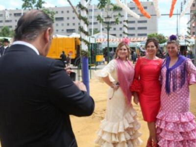 Numerosos personajes conocidos en Feria de Sevilla 2012