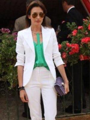 Numerosos personajes conocidos en Feria de Sevilla 2012