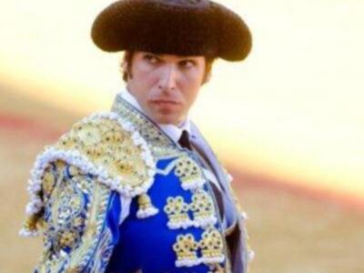 Numerosos personajes conocidos en Feria de Sevilla 2012