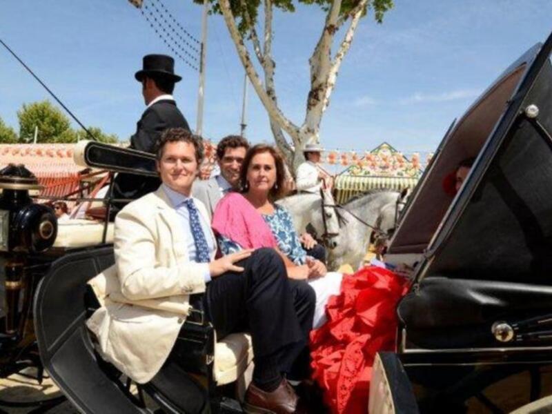 Numerosos personajes conocidos en Feria de Sevilla 2012