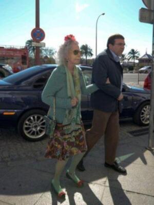 Numerosos personajes conocidos en Feria de Sevilla 2012