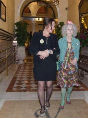 Numerosos personajes conocidos en Feria de Sevilla 2012