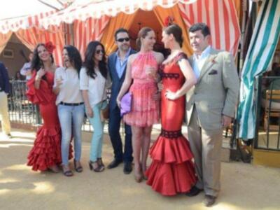 Numerosos personajes conocidos en Feria de Sevilla 2012
