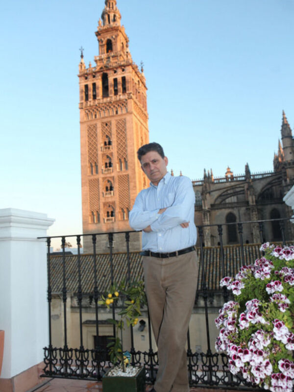 Francisco Gallardo presenta el lunes a las 8 de la tarde en el Ateneo de Sevilla - La Ultima noche- , Premio Ateneo de Novela Histórica 2012.