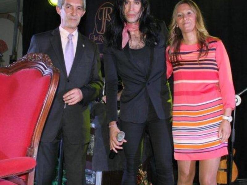 El cantante y periodista Mario Vaquerizo "pregonó" la Feria de Lora del Río en la noche del miércoles 30 de mayo