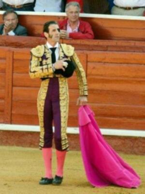 Padilla triunfa y pone banderillas con parche de diseño en un ojo