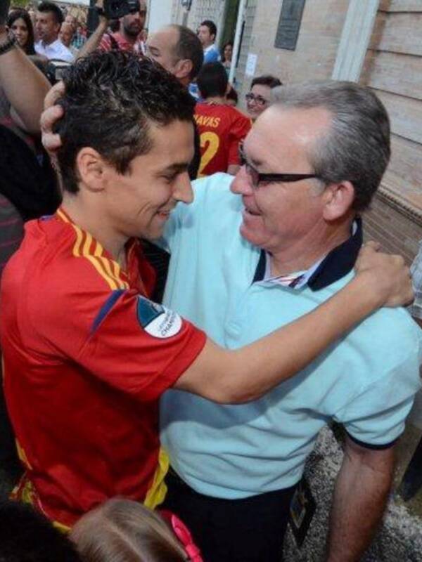 Jesús Navas, recibido como un héroe en su pueblo, Los Palacios