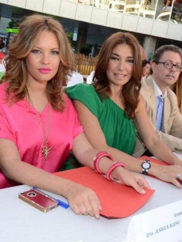 Jessica Bueno jurado de un certamen de modelos el mismo día que Isabel Pantoja se sentaba en el banquillo