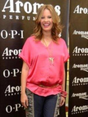 Jessica Bueno jurado de un certamen de modelos el mismo día que Isabel Pantoja se sentaba en el banquillo