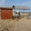 La Delegación de Playas instala un área de descanso para personas con movilidad reducida en la playa Cruz del Mar(Chipiona) 
