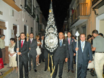 Sevilla.En la villa de Alcalá del Río (Sevilla), se celebró la procesión de subida del Santo Patrón San Gregorio de Osset