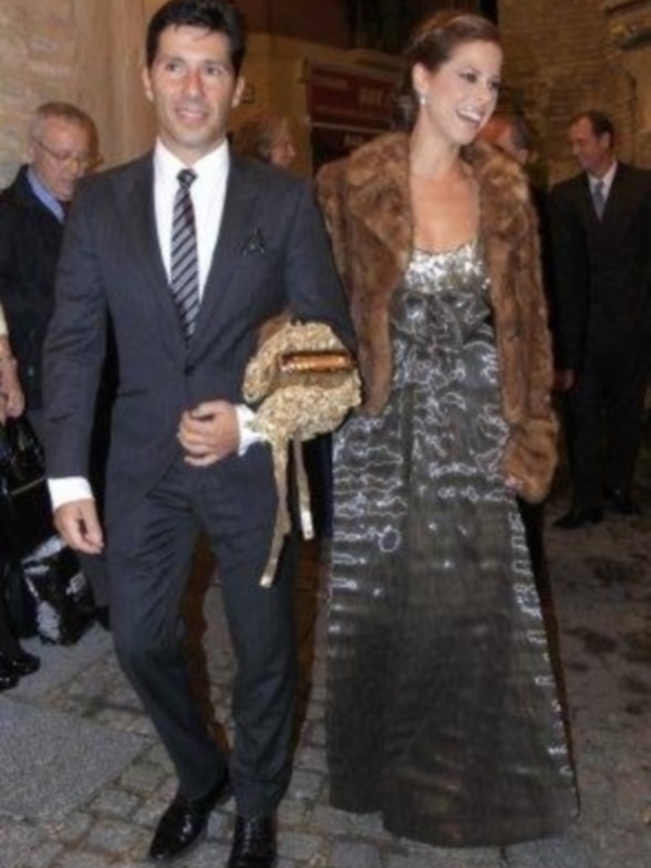 Luis Alfonso de Borbón y su esposa Margarita Vargas, padrinos de la magnifica fiesta de la revista Escaparate en Sevilla