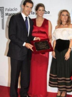 Luis Alfonso de Borbón y su esposa padrinos de la magnifica fiesta aniversario de la revista Escaparate en Sevilla