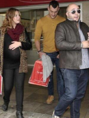 Kiko Rivera y Jessica Bueno salen de la clinica tras ser  padres  