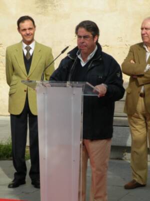 Sevilla. EL sábado los empresarios de Estepa hicieron entrega en el acto de 1500 kilos de Productos Navideños para las familias necesitada de Sevilla.