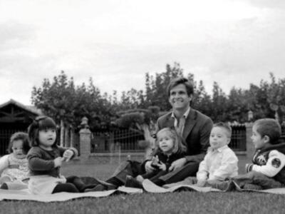 "El Juli" realiza un calendario solidario para niños con deficiencia mental