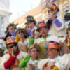 La alegría del carnaval llena las calles de Cádiz