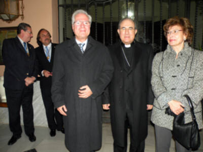 Sevilla.El Ateneo reconoció la labor de Caritas Diocesana con la medalla de Oro de su instituición.