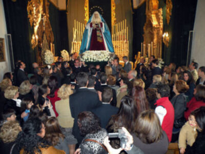 Provincia. Procesión claustral de los titulares de la Hermandad de Vera-cruz de Alcalá del Río.