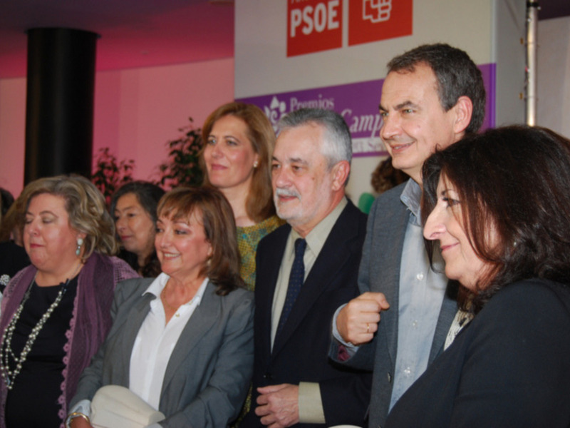 Pepe Griñán entrega a José Luis Rodríguez Zapatero el Premio Clara Campoamor