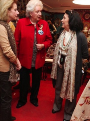 La Infanta Pilar inaugura el rastrillo en Sevilla ante la ausencia de la duquesa de Alba