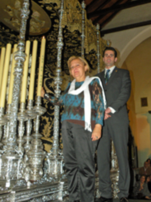 El paso de la Virgen de las Angustias de Alcalá del Río, llevará un cirio de los donantes de Órganos.